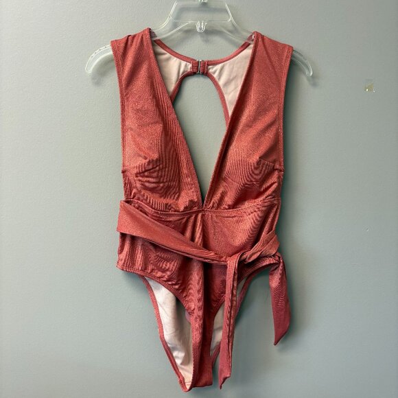 CUPSHE x JOJO FLETCHER Dusty Cedar Tall Tri & V Front High Waist Bikini Set - Picture 1 of 5